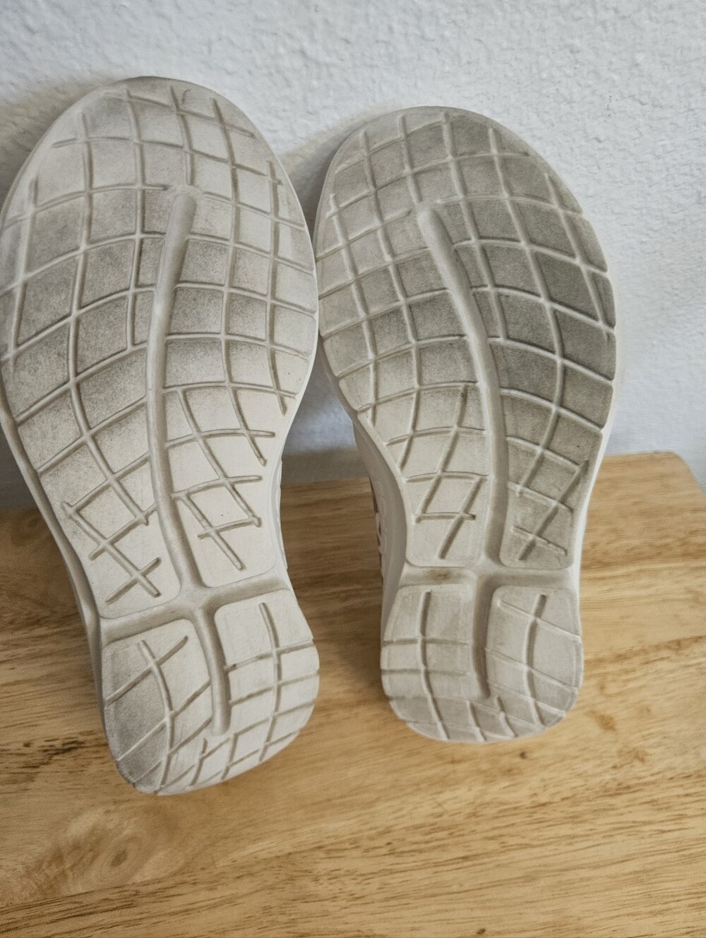 Oofs Oomgzee Low Womens Shies Size 9 - Picture 14 of 15